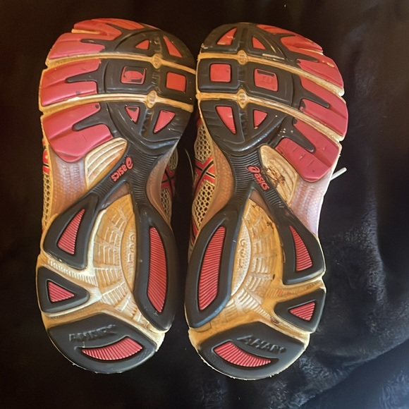 ASICS - Picture 4 of 5